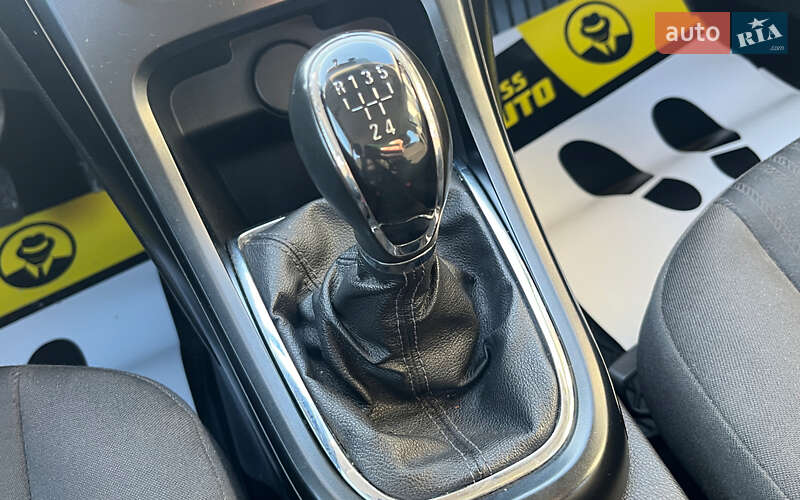 Универсал Opel Astra 2014 в Стрые