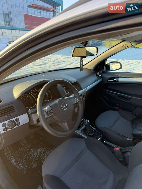 Универсал Opel Astra 2005 в Тернополе