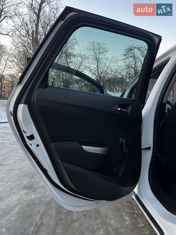 Универсал Opel Astra 2011 в Самборе