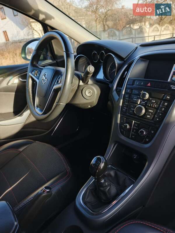 Универсал Opel Astra 2012 в Богородчанах