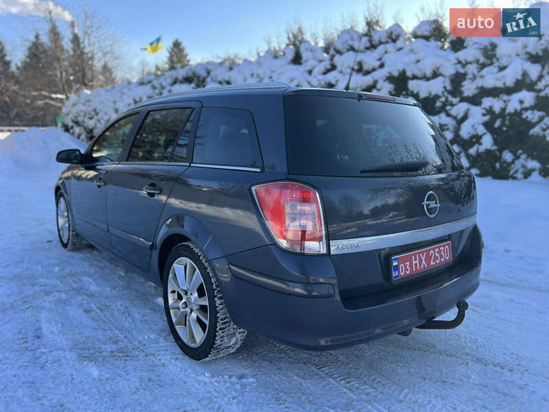 Универсал Opel Astra 2009 в Луцке