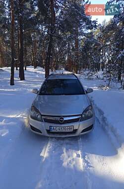 Універсал Opel Astra 2010 в Любешові