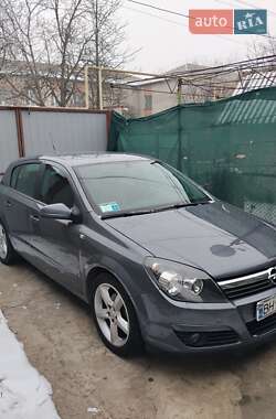 Хэтчбек Opel Astra 2005 в Белгороде-Днестровском
