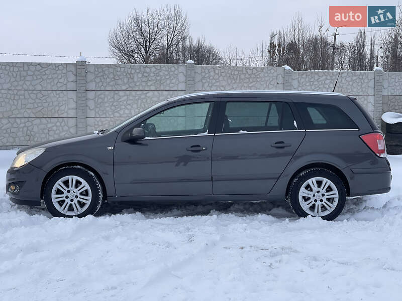 Универсал Opel Astra 2009 в Луцке фото 3 Универсал Opel Astra 2009 в Луцке