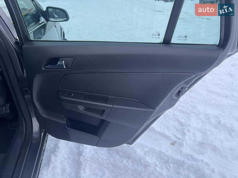 Универсал Opel Astra 2009 в Луцке фото 24 Универсал Opel Astra 2009 в Луцке