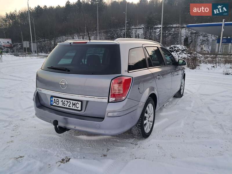 Универсал Opel Astra 2009 в Могилев-Подольске