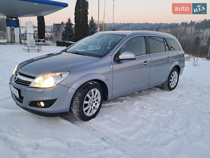 Универсал Opel Astra 2009 в Могилев-Подольске