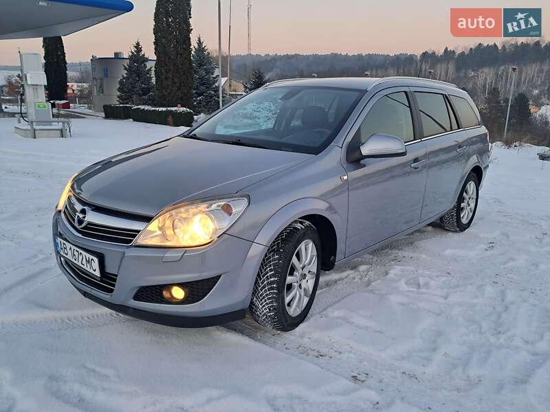 Универсал Opel Astra 2009 в Могилев-Подольске