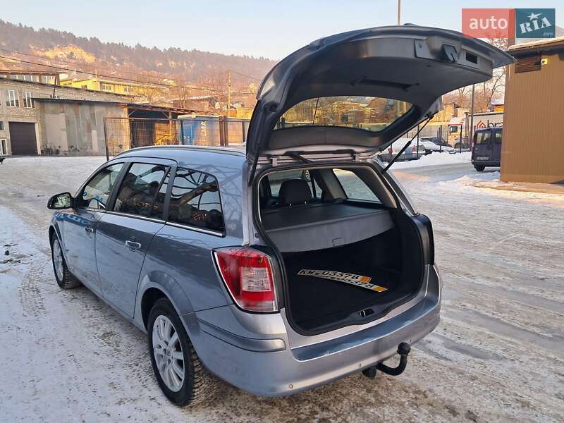 Универсал Opel Astra 2009 в Могилев-Подольске