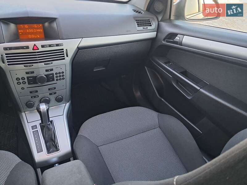 Универсал Opel Astra 2009 в Могилев-Подольске