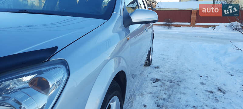 Универсал Opel Astra 2008 в Немирове