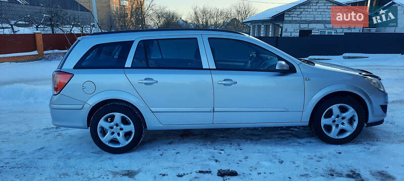 Универсал Opel Astra 2008 в Немирове