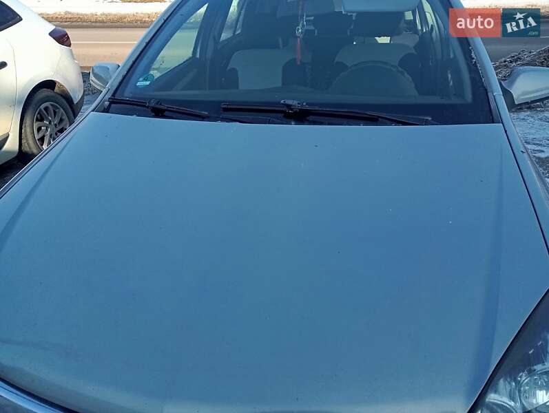 Универсал Opel Astra 2006 в Ужгороде