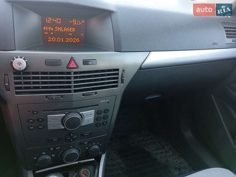 Универсал Opel Astra 2006 в Ужгороде