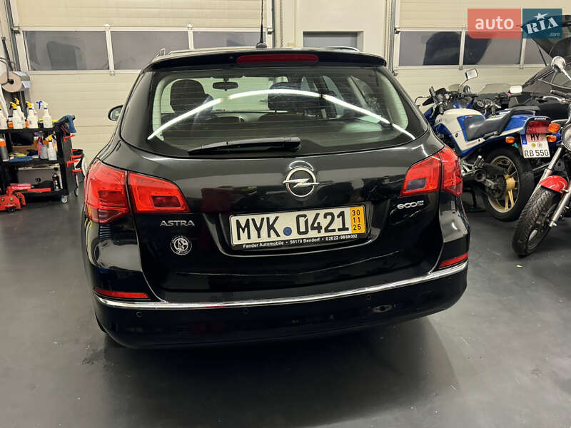 Универсал Opel Astra 2013 в Киеве