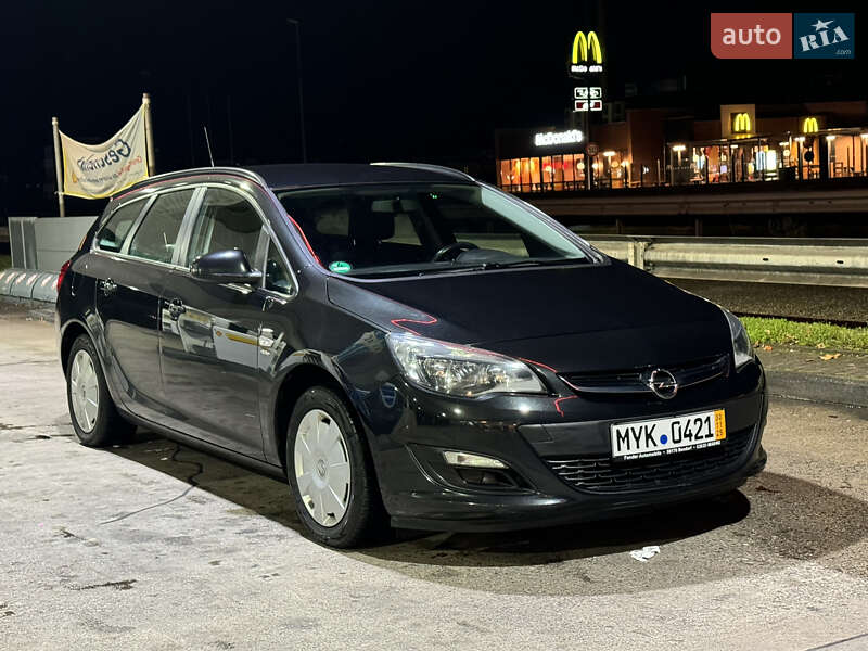 Универсал Opel Astra 2013 в Киеве