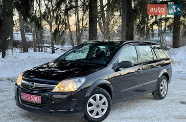 Універсал Opel Astra 2010 в Луцьку