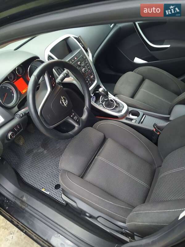 Хэтчбек Opel Astra 2013 в Чернигове фото 3 Хэтчбек Opel Astra 2013 в Чернигове