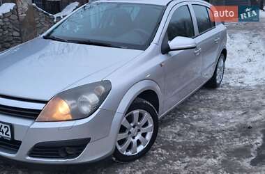 Хэтчбек Opel Astra 2005 в Луцке
