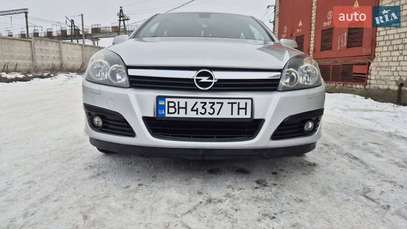 Хэтчбек Opel Astra 2004 в Подольске