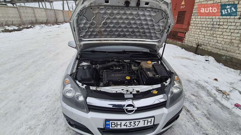Хэтчбек Opel Astra 2004 в Подольске