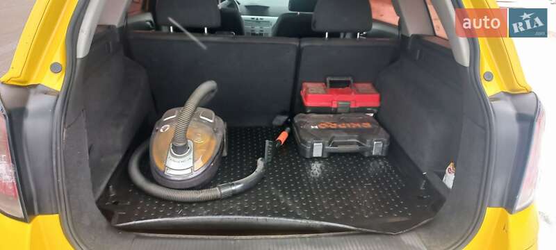 Универсал Opel Astra 2009 в Глухове