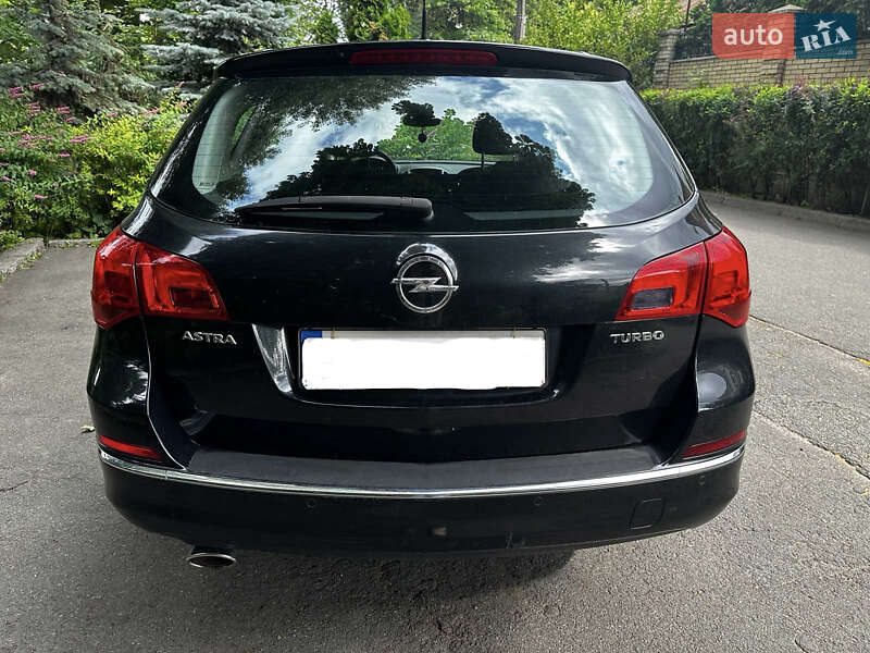 Универсал Opel Astra 2012 в Киеве