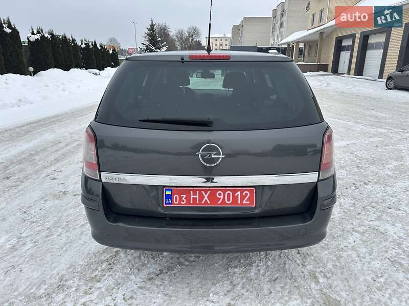 Универсал Opel Astra 2010 в Луцке фото 6 Универсал Opel Astra 2010 в Луцке
