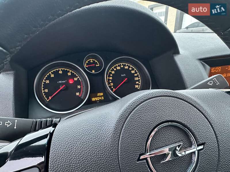 Универсал Opel Astra 2010 в Луцке фото 11 Универсал Opel Astra 2010 в Луцке