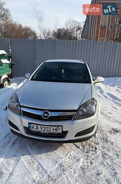 Седан Opel Astra 2013 в Киеве