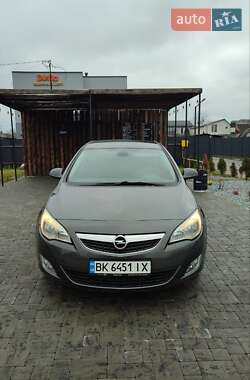 Хетчбек Opel Astra 2011 в Здолбуніві