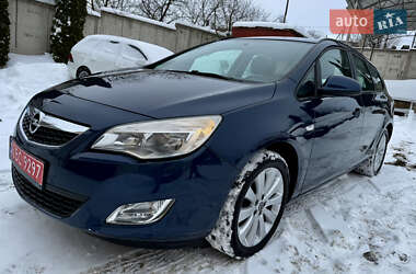 Универсал Opel Astra 2010 в Ровно