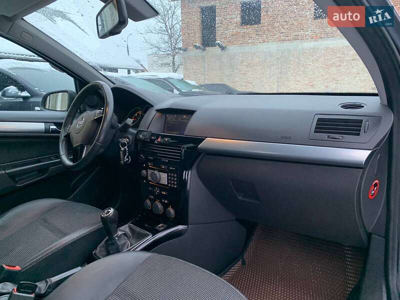 Хетчбек Opel Astra 2010 в Коломиї
