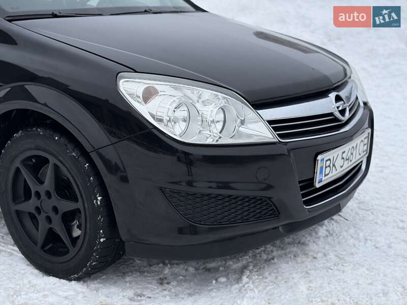 Универсал Opel Astra 2007 в Ровно