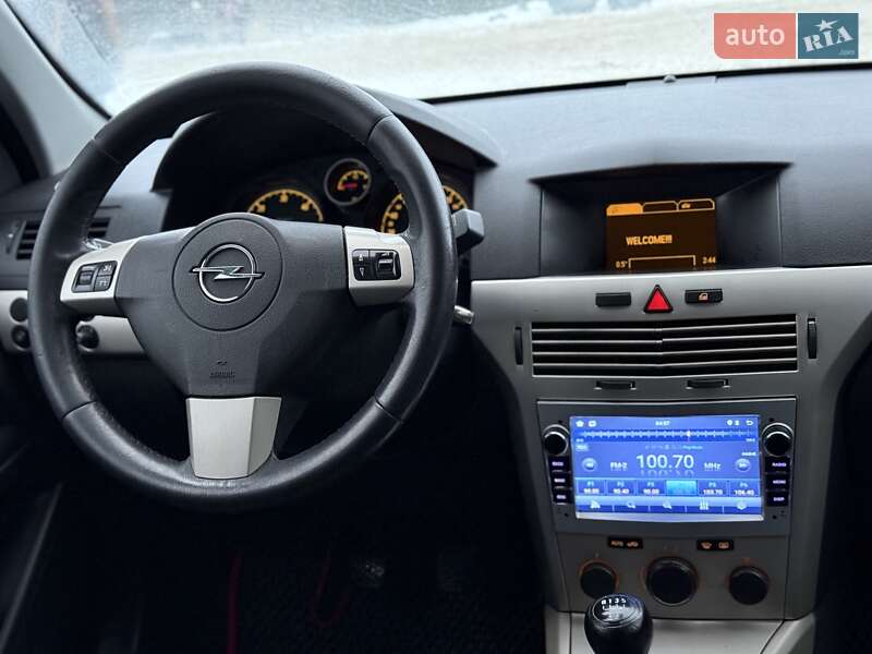 Универсал Opel Astra 2007 в Ровно