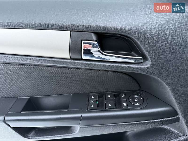 Универсал Opel Astra 2007 в Ровно