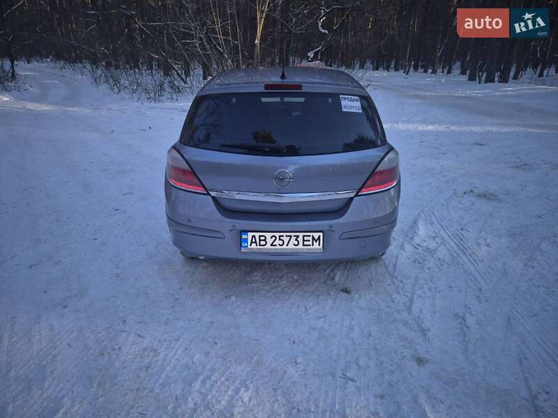 Хэтчбек Opel Astra 2005 в Лубнах