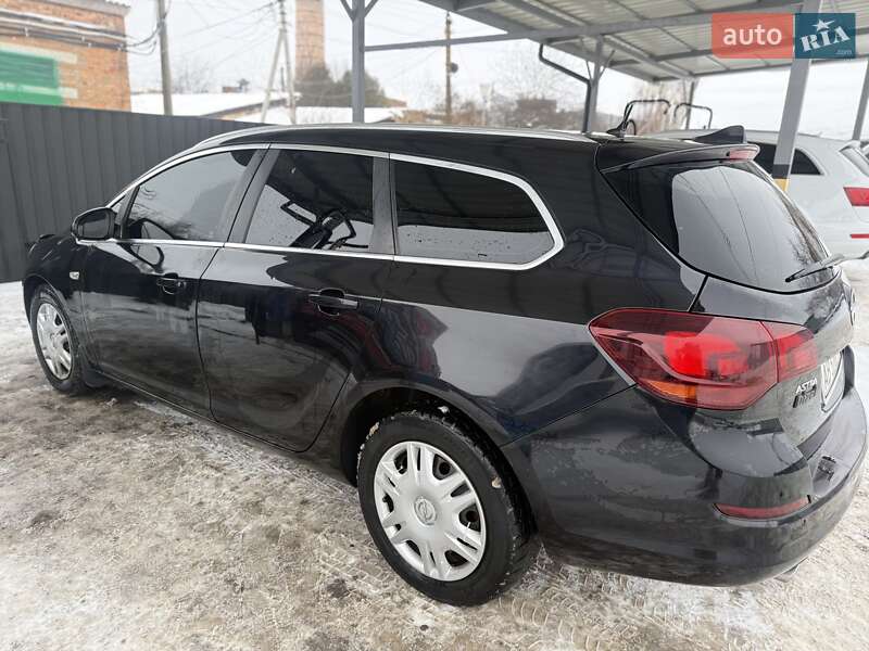 Универсал Opel Astra 2011 в Хмельницком