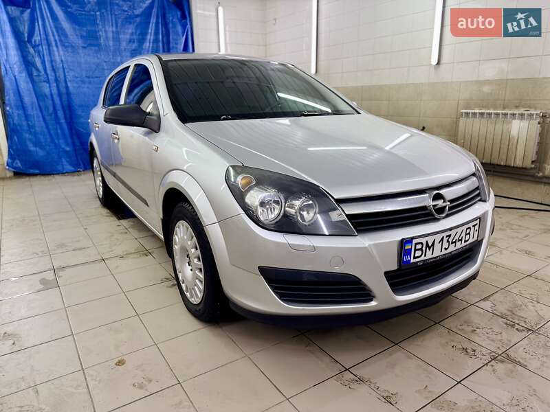 Хэтчбек Opel Astra 2006 в Сумах
