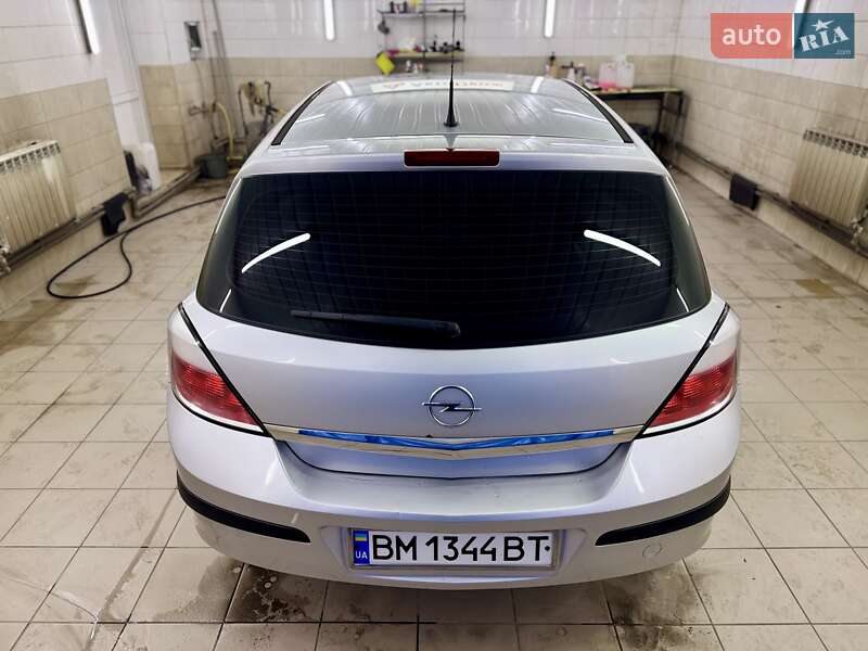 Хэтчбек Opel Astra 2006 в Сумах