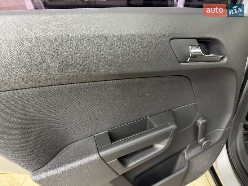 Хэтчбек Opel Astra 2006 в Сумах