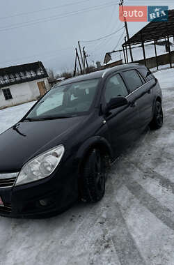 Универсал Opel Astra 2010 в Луцке