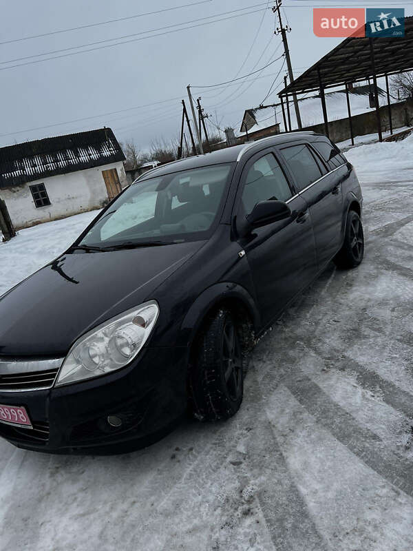Универсал Opel Astra 2010 в Луцке фото Универсал Opel Astra 2010 в Луцке
