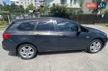 Универсал Opel Astra 2015 в Львове