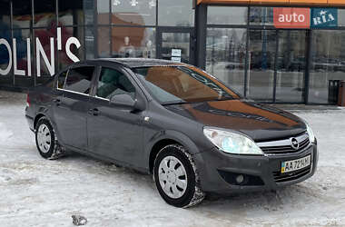 Седан Opel Astra 2012 в Киеве