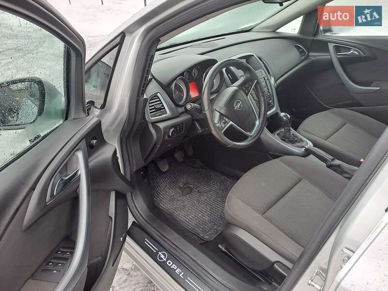 Универсал Opel Astra 2013 в Нововолынске фото 9 Универсал Opel Astra 2013 в Нововолынске