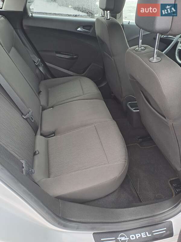 Универсал Opel Astra 2013 в Нововолынске фото 12 Универсал Opel Astra 2013 в Нововолынске