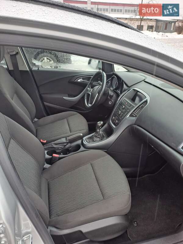 Универсал Opel Astra 2013 в Нововолынске фото 14 Универсал Opel Astra 2013 в Нововолынске