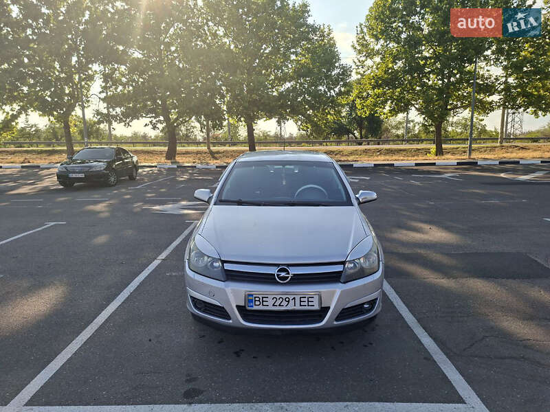 Хэтчбек Opel Astra 2005 в Николаеве