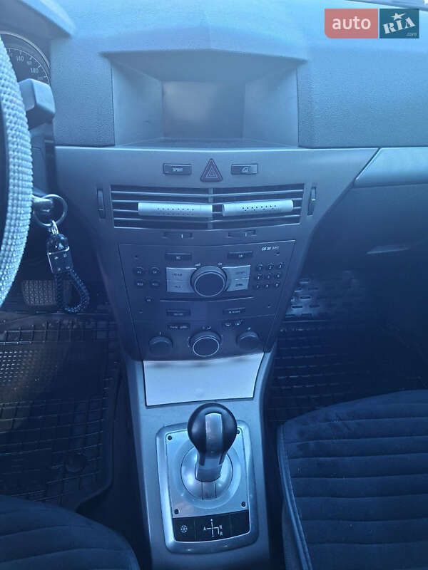 Хэтчбек Opel Astra 2005 в Николаеве